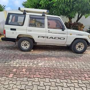 A picture of Toyota Prado 2 injini 1KZ Dizel