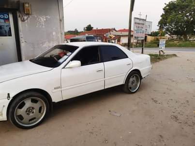 A picture of Toyota chaser avante