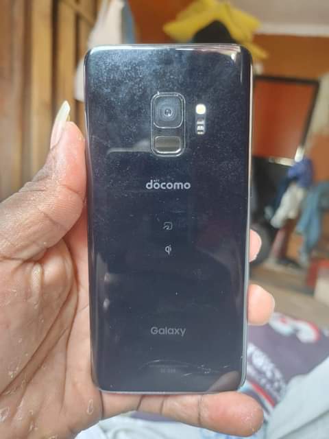 A picture of SAMSUNG S9