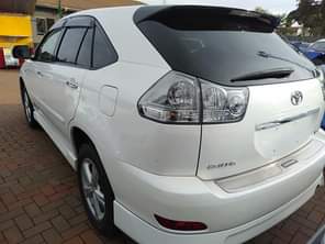 A picture of Toyota harrier 208 modle 4Wd 2.4cc on sale Please call