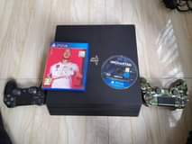 A picture of PS4 PRO ITB 0748121505