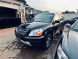 A picture of 04 Honda pilot