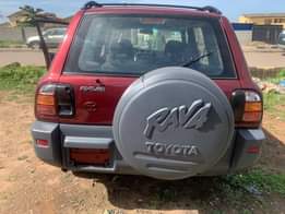 A picture of Rav4 2000 call me back phone number 09061358848 1 1