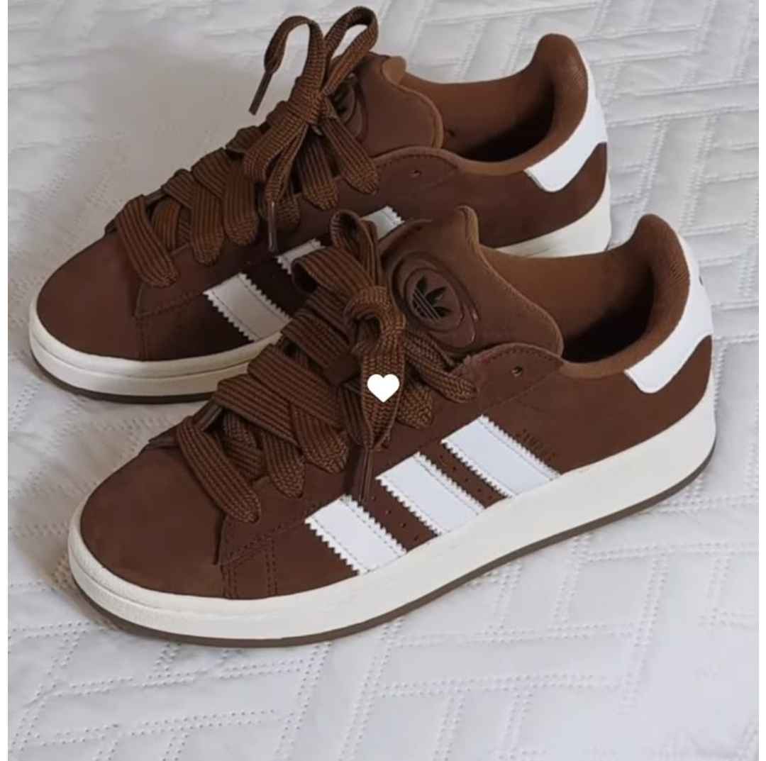 A picture of Classy aand original sneakers at 90 000 We are located