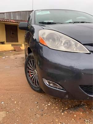 A picture of Registered 2006 Toyota Sienna used like new absolutely perfectly nothing