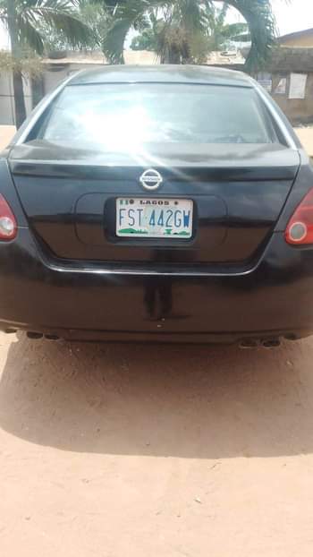 A picture of 2004 Maxima Maxima Nissan Black