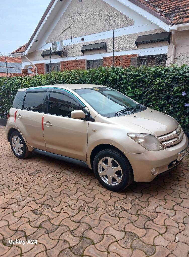 A picture of Toyota IST