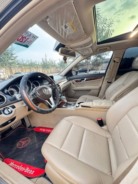 A picture of Mercedes Benz c300 2014