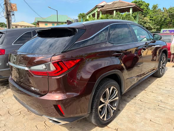 A picture of Lexus RX350