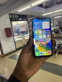A picture of IPhone x