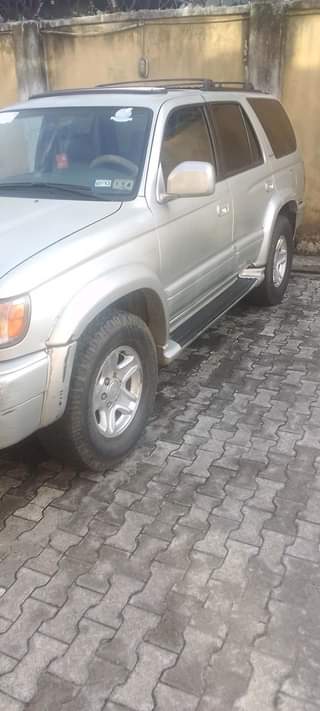 A picture of Toyota 4runner 2 5m