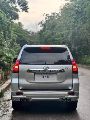 A picture of A very clean foreign used Toyota Prado TXL 2010 facelift