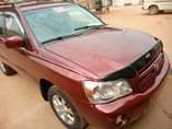 A picture of Toyota Highlander 2004 model.