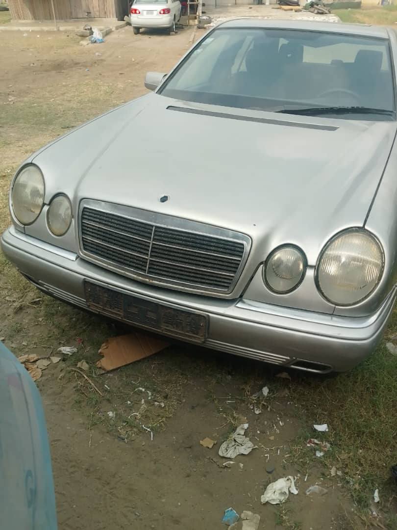 A picture of Mercedes Benz