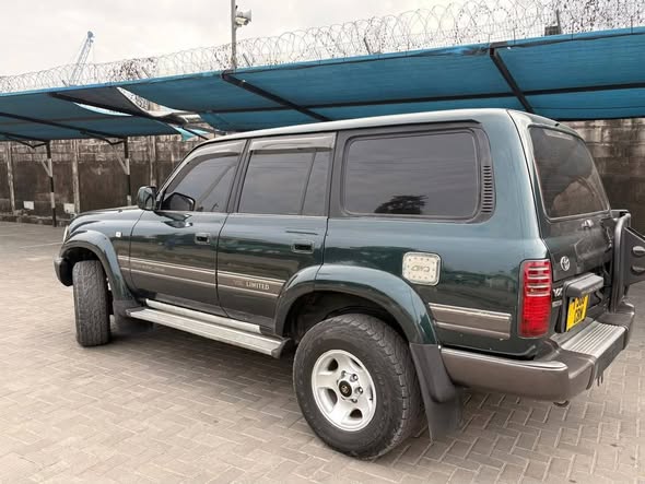 A picture of Land cruiser vx