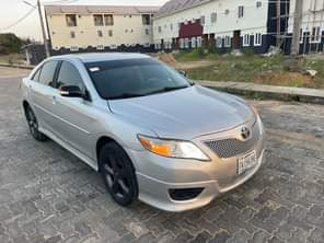 A picture of This is fully loaded Camry 2010 model sport utility clean