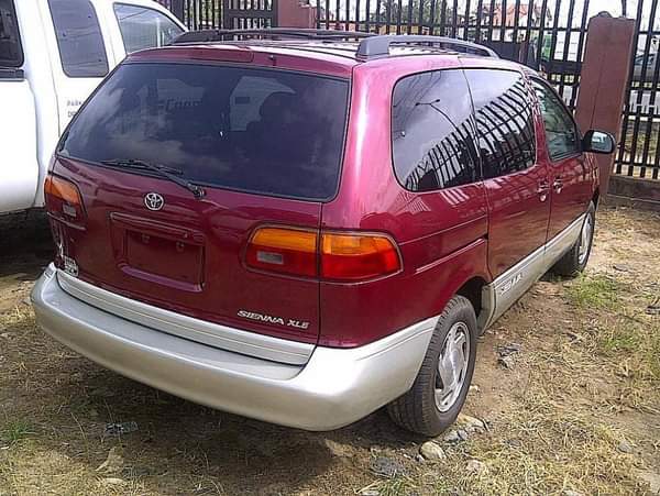 A picture of THIS IS LAGOS CLEARED TOYOTA SIENNA 1999 MODEL FEATURES ARE