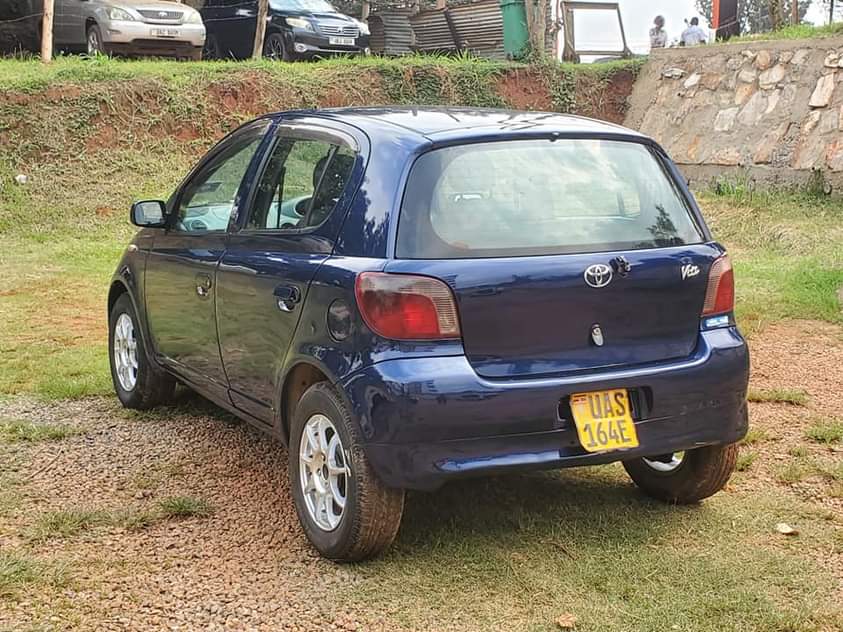 A picture of TOYOTA VITZ