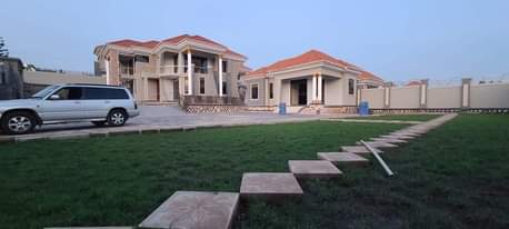 A picture of Kira 6bedrooms boys quarters on Half Acre selling 1 4billion