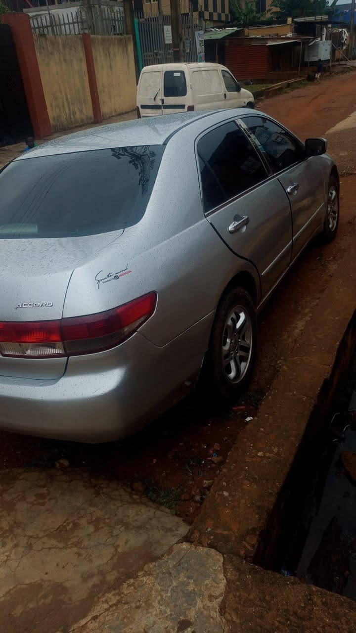 A picture of Honda Accord o4