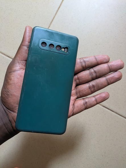 A picture of SAMSUNG GALAXY S10