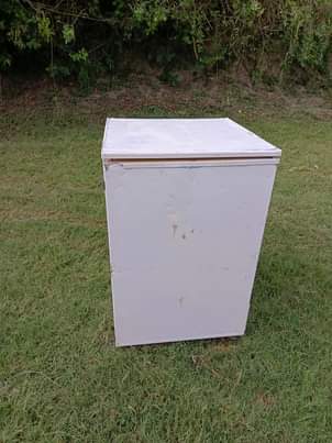 A picture of Kenwood fridge single door inagandsh Sana na kupoza vzr haina