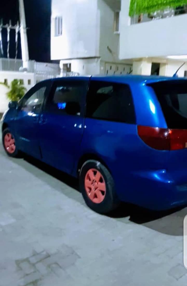 A picture of 2005 Toyota Sienna
