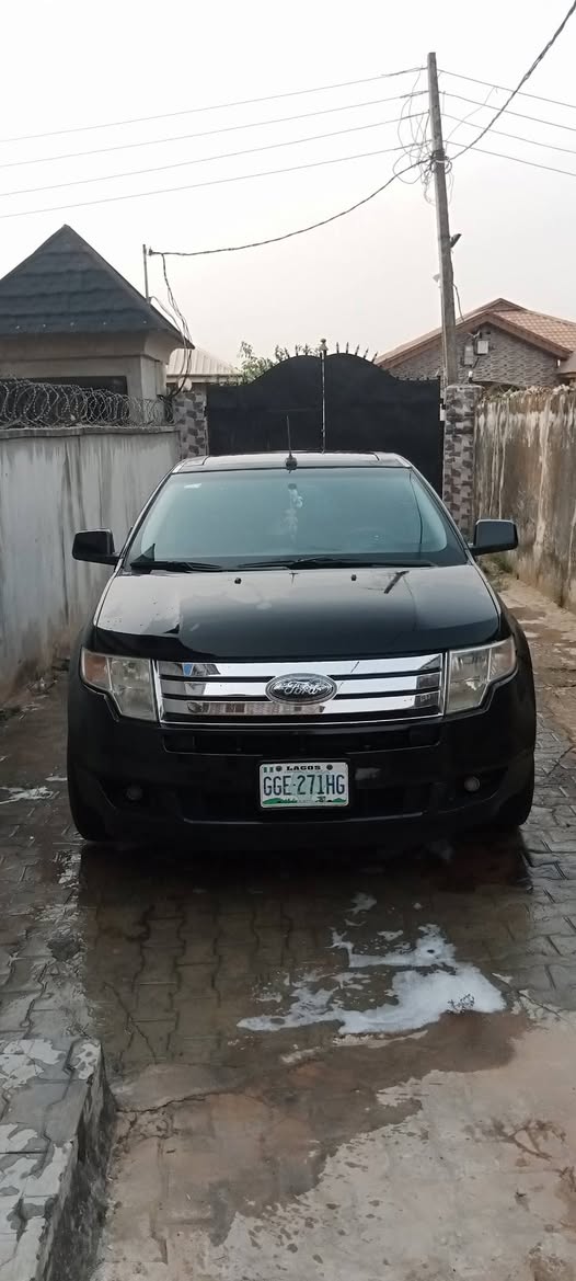 A picture of Super Clean Ford Edge