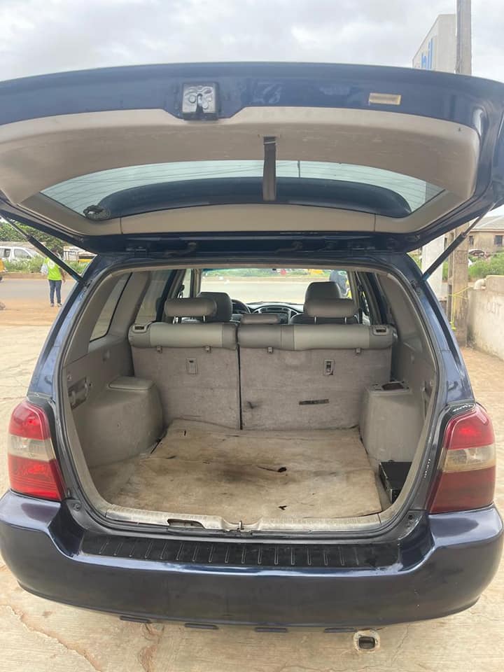 A picture of Toyota Highlander 04