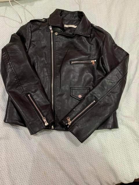 Buy &.