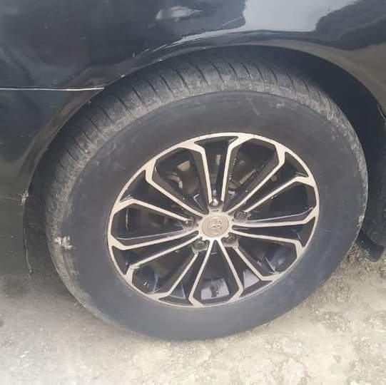 A picture of 2004 TOYOTA CAMRY