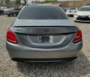 A picture of MERCEDES BENZ 0400
