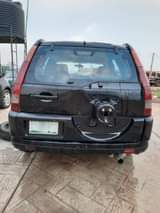 A picture of Honda CR V 03 first body is available with good