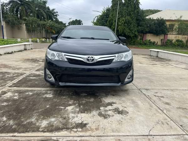 A picture of TOYOTA CAMRY XLE V6 KEYLESS IGNITION 9 9 MILLION 08144308178