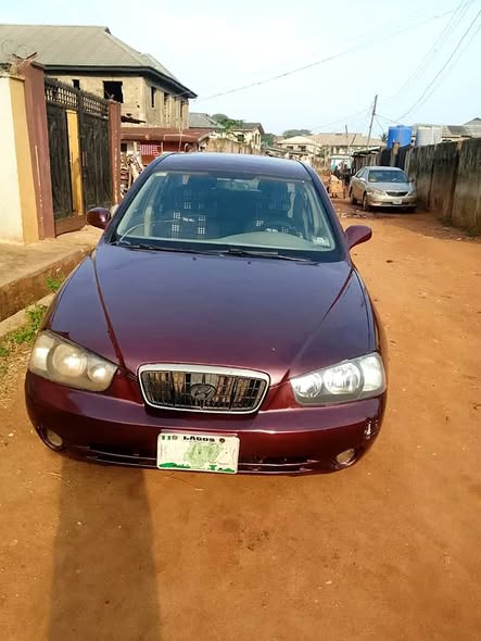 A picture of 04 Hyundai elentra