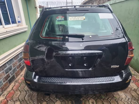 A picture of Pontiac vibe 2004