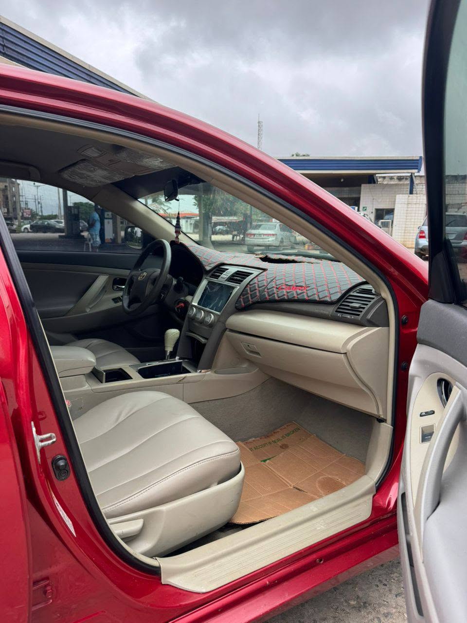 A picture of Raw firstbody 2010 Toyota Camry