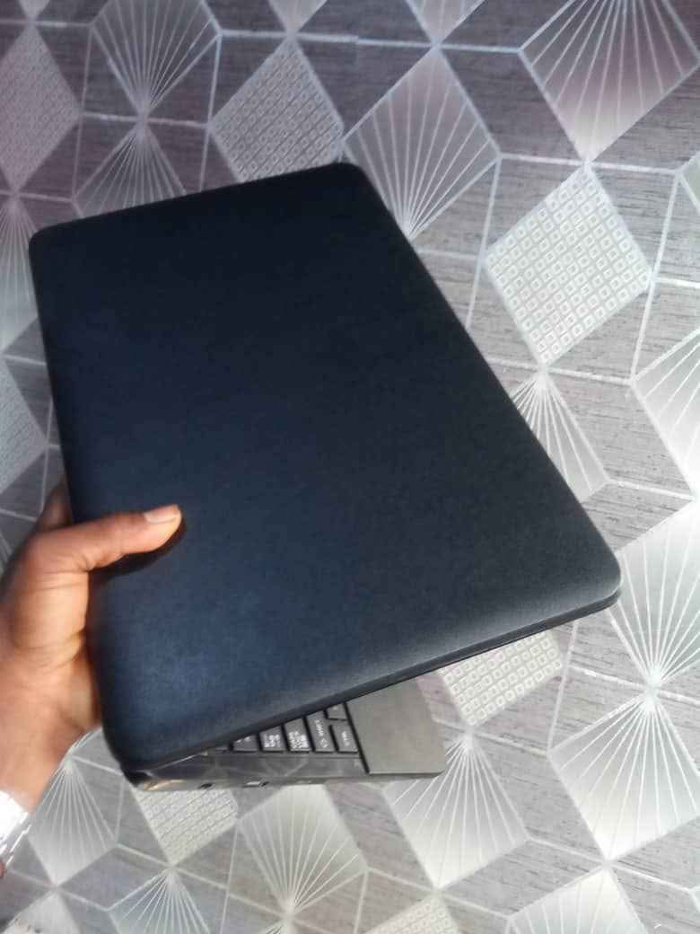 A picture of CLEAN UK USED TOSHIBA LAPTOP