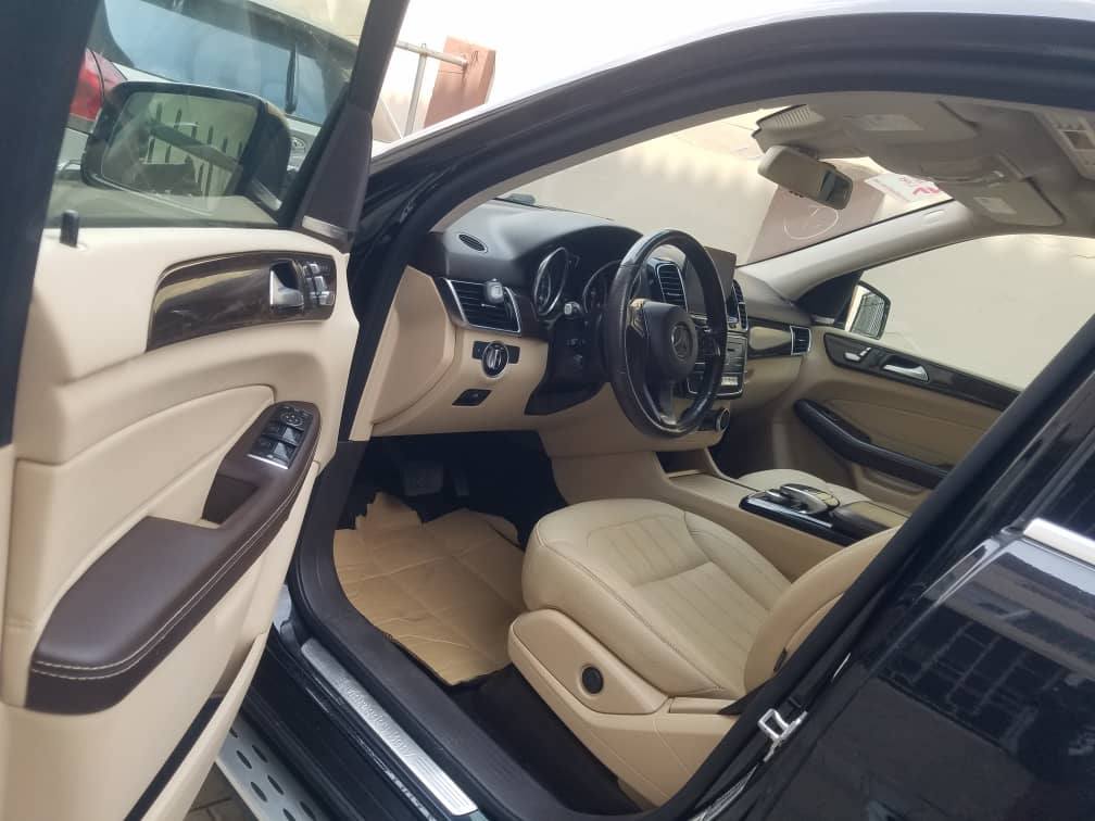 A picture of Tokumbo Benz gle350 2017 model 33million