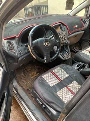 A picture of Lexus RX 300