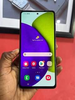 A picture of SAMSUNG A52 5G