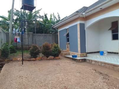 A picture of 3bedrooms house on sale 190m Has sitting and dining Has