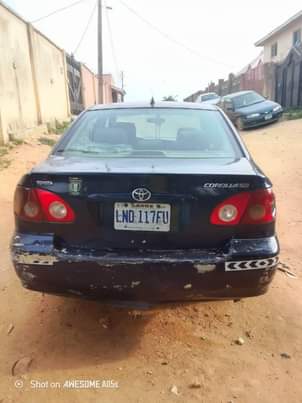 A picture of Toyota Corolla 04