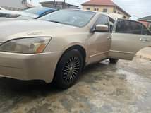 A picture of honda Accord 2005 model