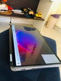 A picture of Dell latitude 7400 2 in 1 icore7