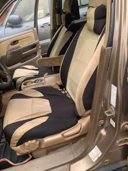 A picture of Honda CR V 2005