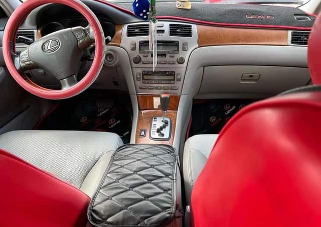 A picture of Lexus ES330 2006 Neatly uesd first body Nothing to fix
