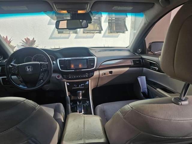 A picture of Registered Toks standard Honda accord V6 2016 13 000 000