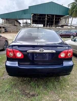 A picture of Toyota Corolla 04