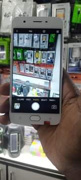 A picture of Oppo A57 200000 64 gb 4 gb ram